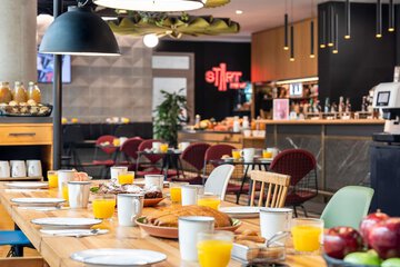 Breakfast area