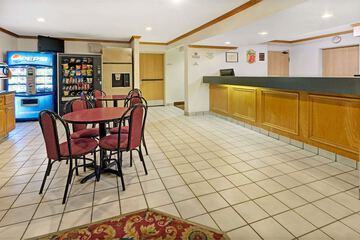 Super 8 by Wyndham Canonsburg / Pittsburgh Area