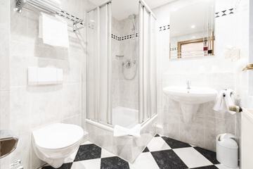 Bathroom shower