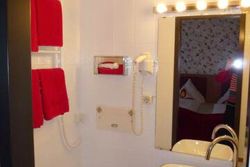 Bathroom amenities