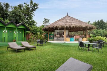 Poolside bar