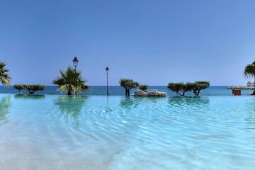 Infinity pool