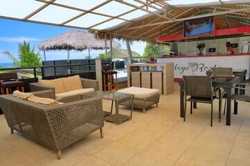 Poolside bar