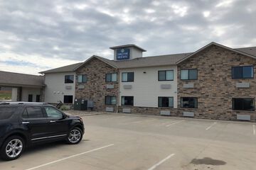 Cobblestone Inn & Suites - Denison - Oak Ridge