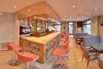 Lobby lounge