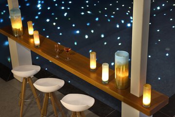 Poolside bar