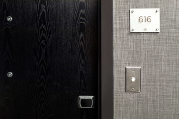Room 23 of 64