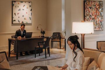 Lobby lounge