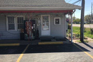 Check-in/check-out kiosk