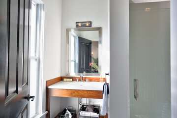 Bathroom sink