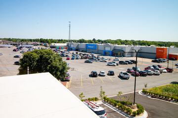 Shopping mall