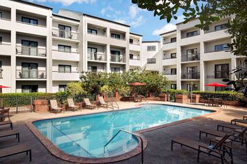 Courtyard by Marriott Miami Airport West / Doral