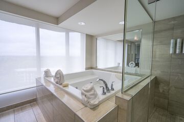 Jetted tub