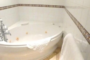 Jetted tub