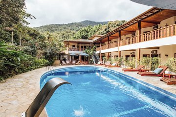 Pool waterfall