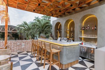 Poolside bar