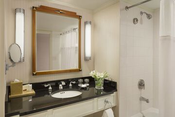 Room 10 of 34