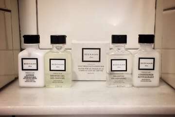 Bathroom amenities