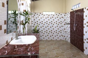 Bathroom sink