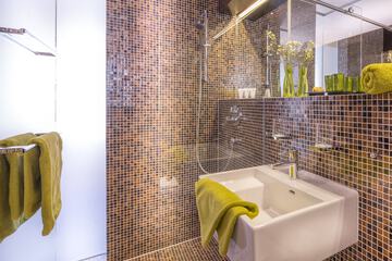 Bathroom sink