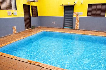Pool waterfall