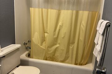 Room 9 of 12