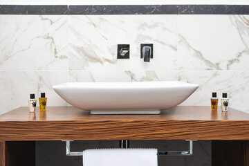 Bathroom sink