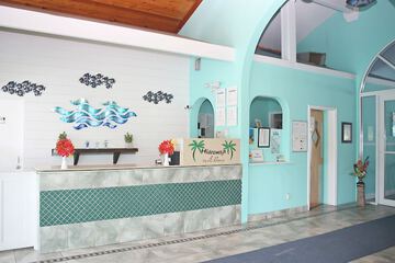 Check-in/check-out kiosk
