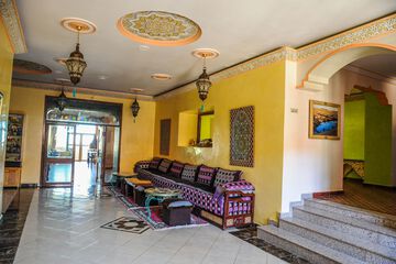 Lobby lounge
