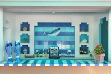 Poolside bar