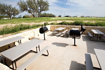 BBQ/picnic area