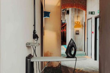 Iron/ironing board