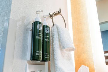 Bathroom amenities