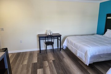 Budget Inn & Suites