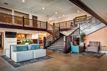 Best Western Plus Hilltop Inn