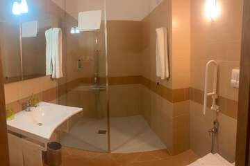 Jetted tub