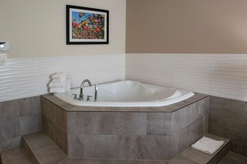 Private spa tub
