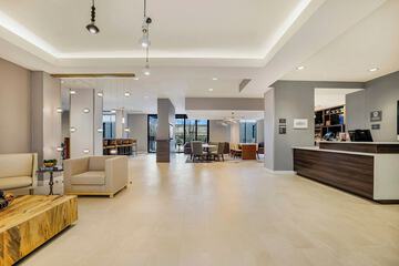Lobby lounge