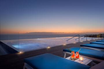 Rooftop pool