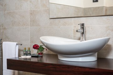 Bathroom sink