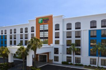 Holiday Inn Express & Suites Jacksonville SE- Med Center Area by IHG
