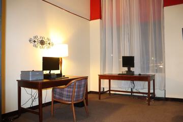 Business Center 53 of 55