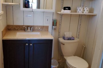 Bathroom sink