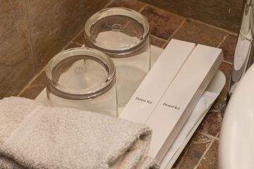 Bathroom amenities
