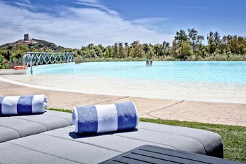 Infinity pool