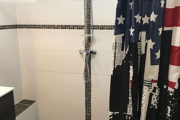 Bathroom shower