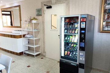 Snack bar