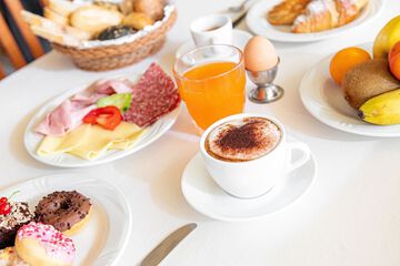 Breakfast meal