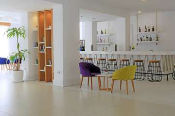 Lobby lounge