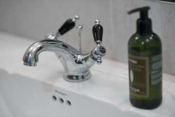 Bathroom sink